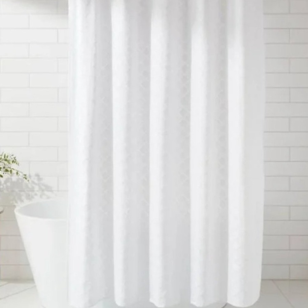 NWT Diamond Clip Jacquard Shower Curtain. White - Threshold 72x72
